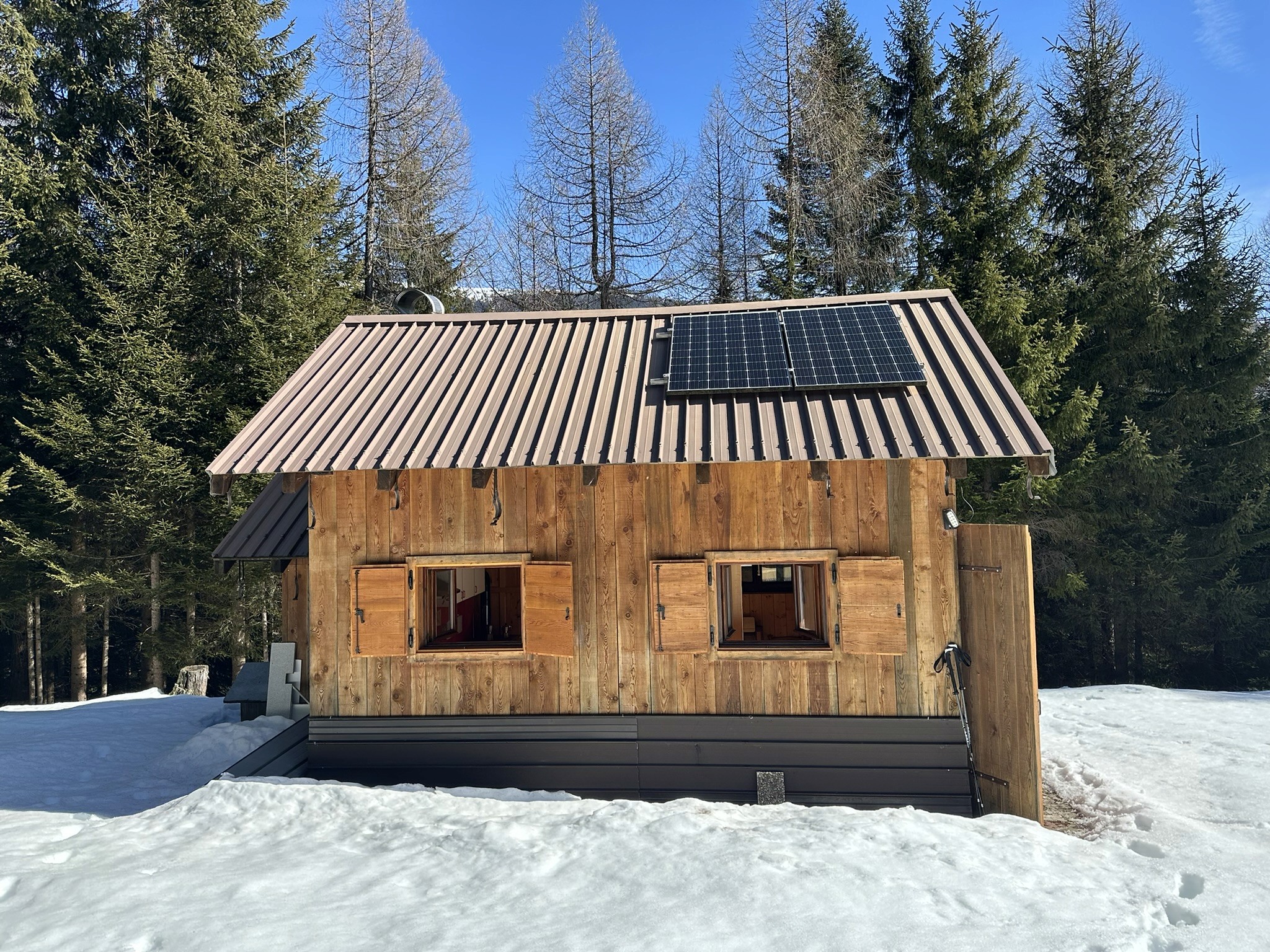 Skihuette Padola in verschneiter Alleinlage