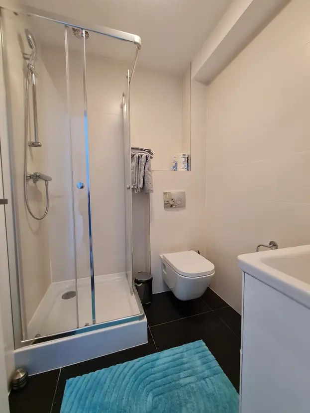 Zweites Badezimmer