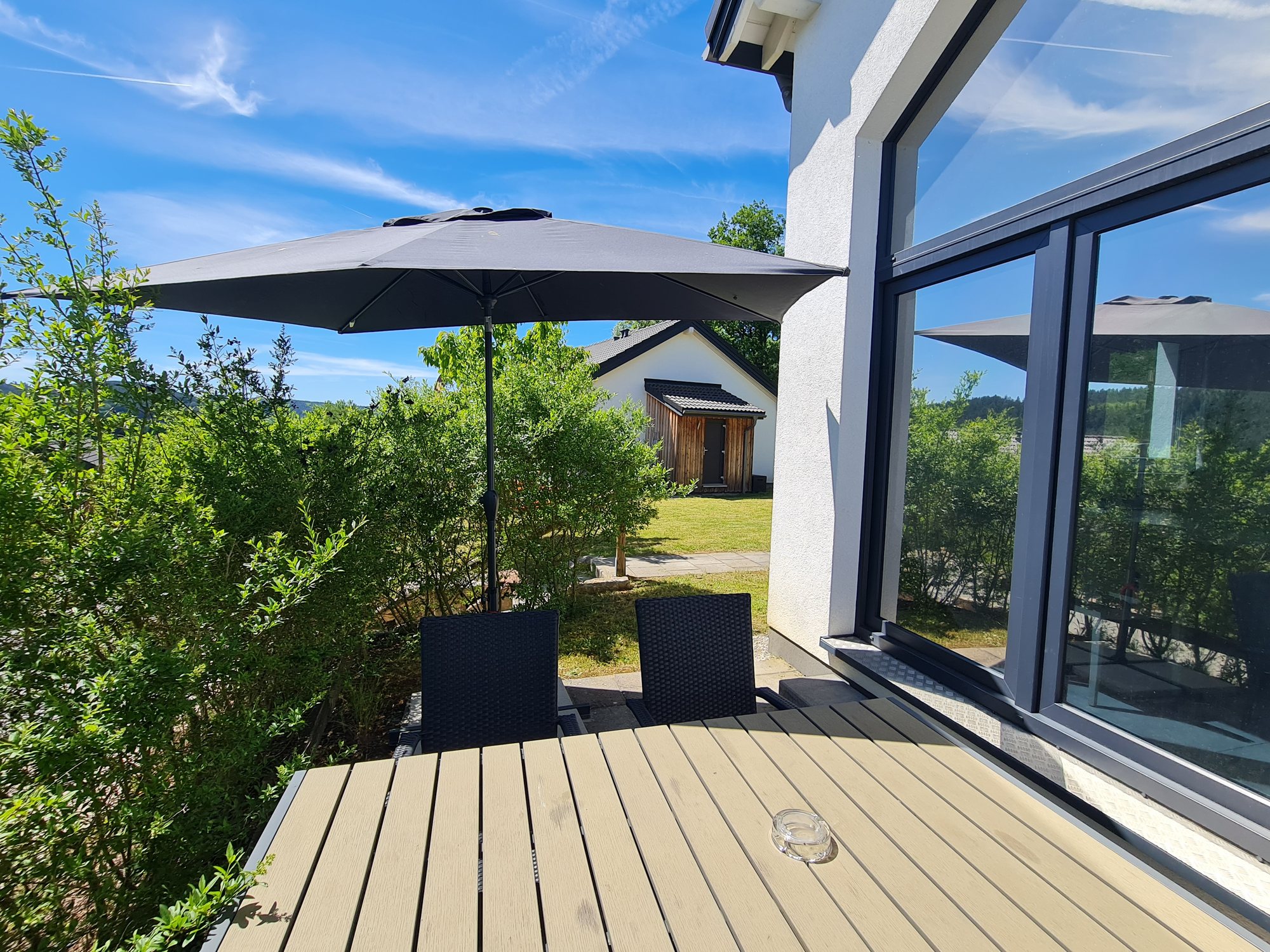 Terrasse der Doppelhaushälfte