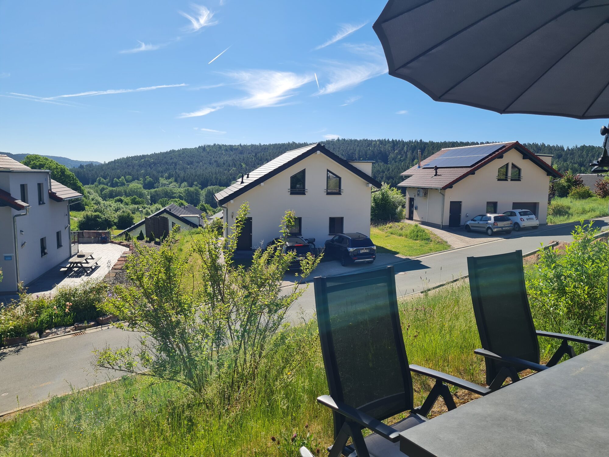 Terrasse mit Blick &uuml;ber das Feriendorf Obernsees